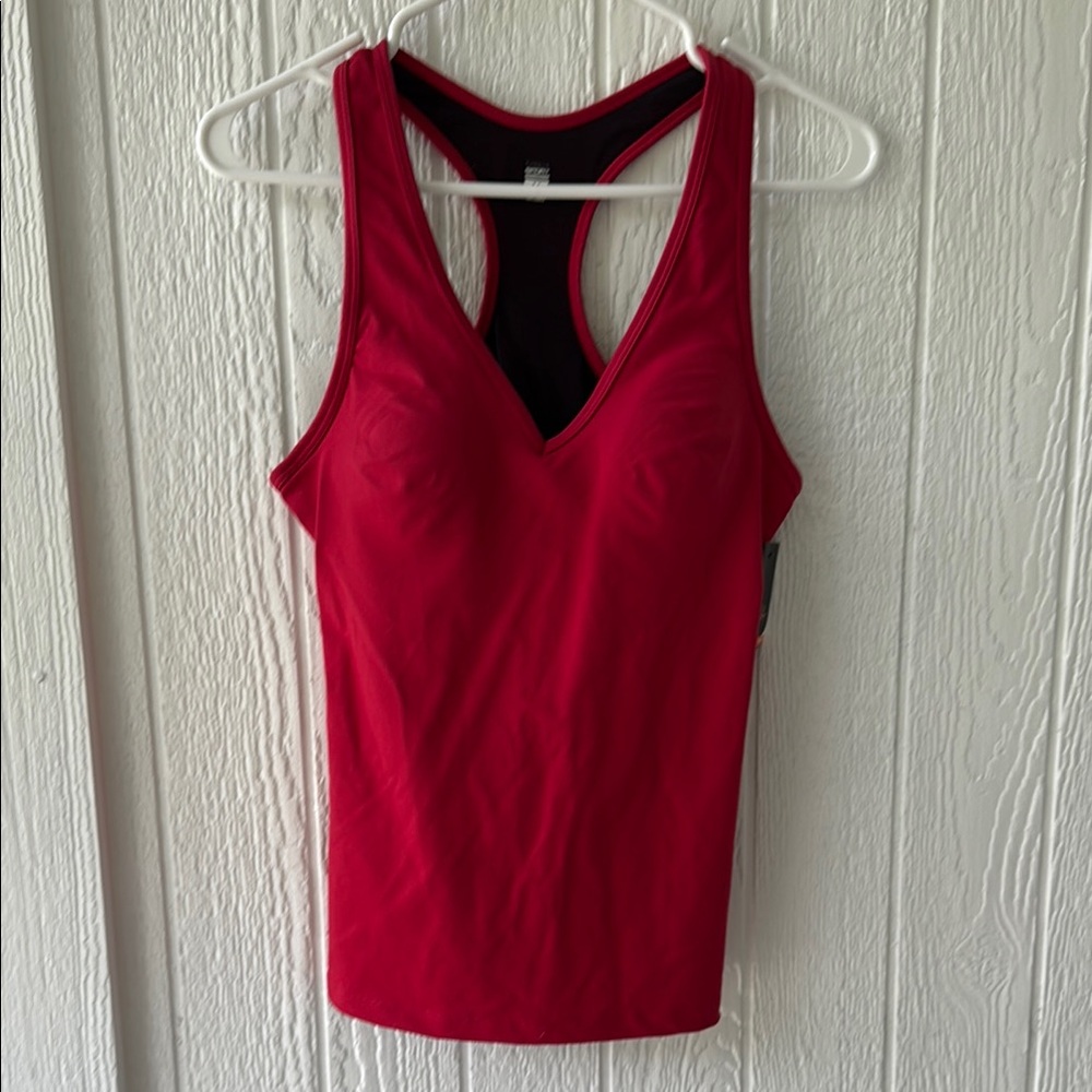 New NWT Victoria’s Secret VSX Sport Red and Black Racerback Ipex Cami Tank sz M